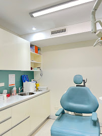 Newtown Denture Clinic - Louis Charas