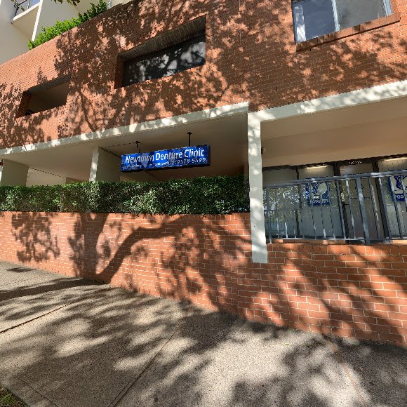 Newtown Denture Clinic - Louis Charas