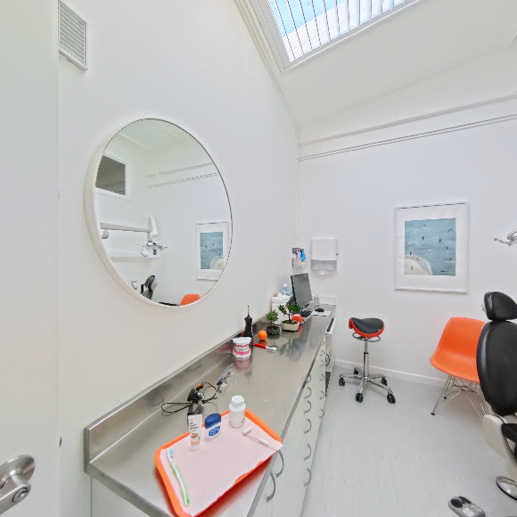 Accent Dentists - Cosmetic Dentist