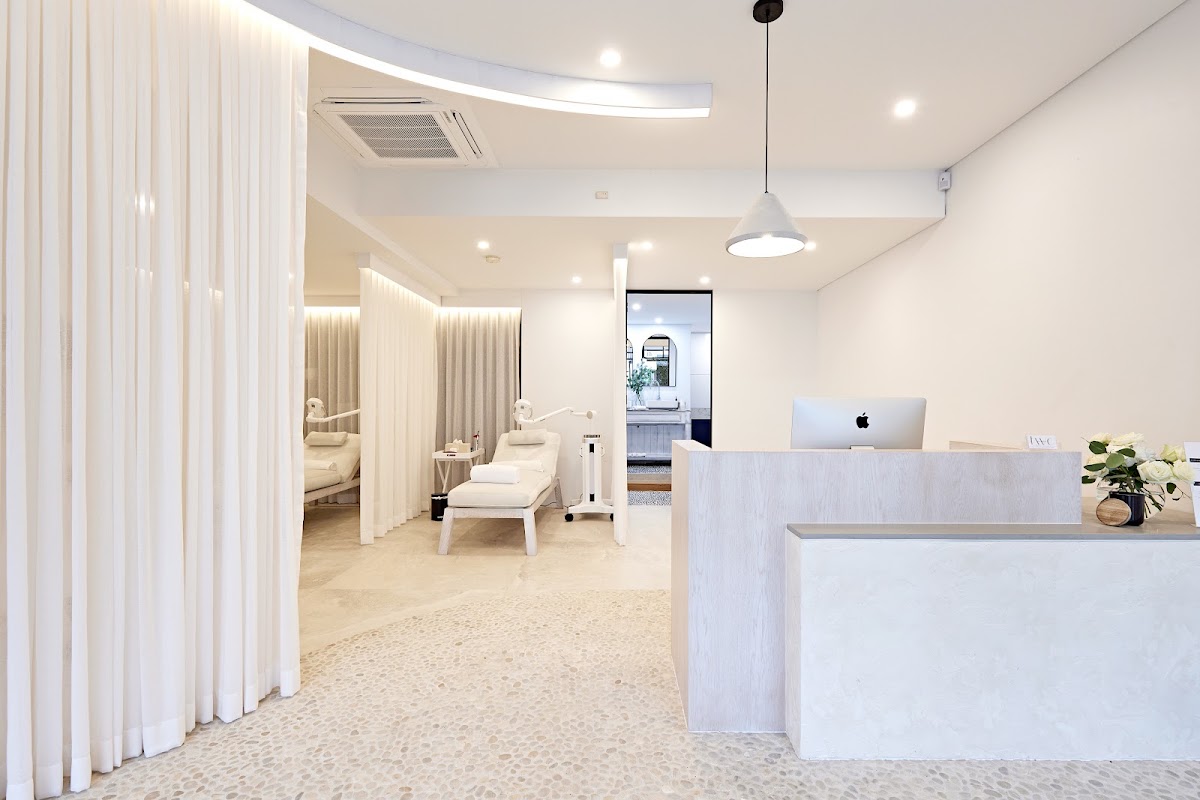 The Whitening Clinic