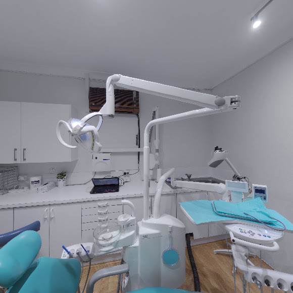 Dr George Daskal - Dental Surgery