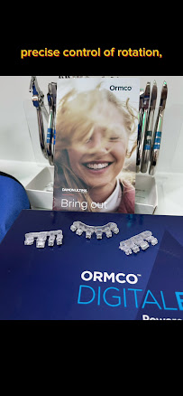 Simplybraces, Dr Gareth Ho 何祥德矫齿专科医生