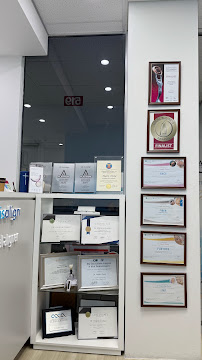 Aglow Dental Group