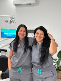 Blue Wave Dental / Braces & Aligners / General Dentist Abbotsford / Emergency / English & Español